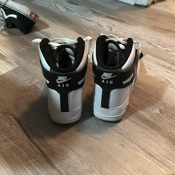 USED - Picture 3 of 3